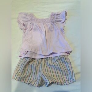 Carter’s top and short outfit. 3T